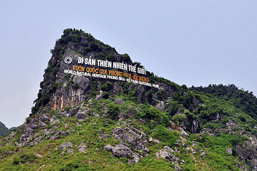 CENTRAL REGION VIETNAM TOUR 2025 HUE IMPERIAL CITY - LA VANG HOLY LAND - PHONG NHA CAVE 2D1N