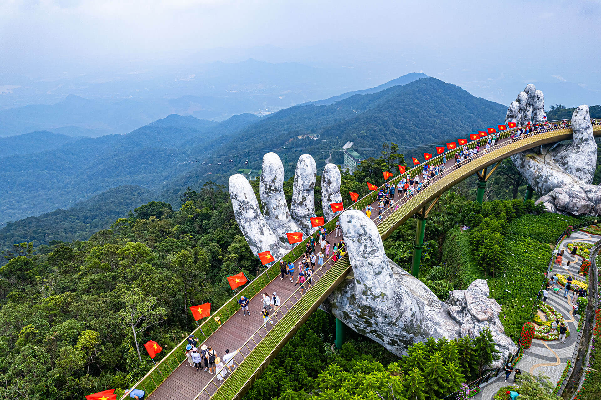 CENTRAL REGION VIETNAM TOUR 2025 DA NANG - BA NA HILLS - HUE HOI AN ANCIENT TOWN - PHONG NHA CAVE 4D3N